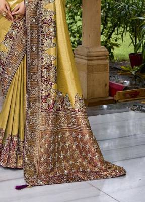 Gold purple silk blend embroidered party wear sarees 3