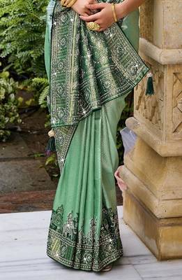 Green silk blend embroidered party wear Saree with blouse  3