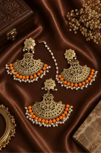 Orange accent traditional earrings & maang tikka