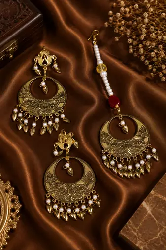 Elegant pearl accent earrings tikka set