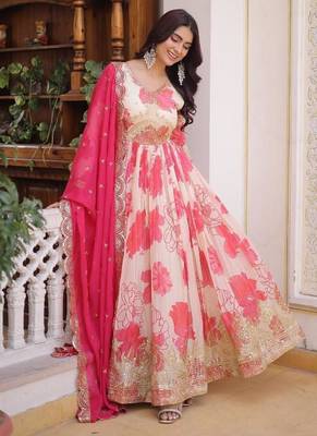 Pink silk blend printed flared gown set 4