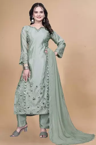 Green silk blend embroidered kurta set