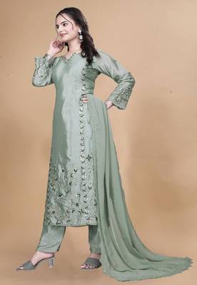 Green silk blend embroidered kurta set 4