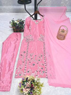 Pink silk blend embroidered kurta set 2