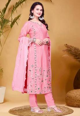 Pink silk blend embroidered kurta set 4