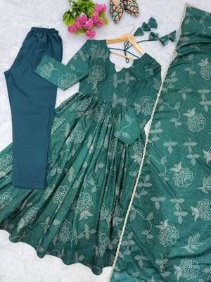 Green silk blend printed flared gown set 4