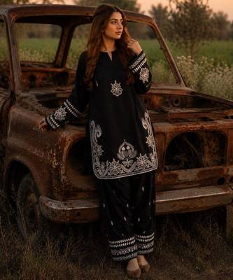 Black silk blend embroidered palazzo set 3