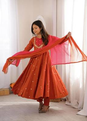 Orange silk blend embroidered flared gown set 4