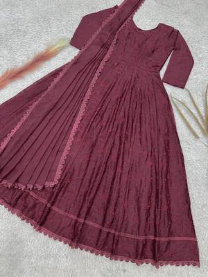 Maroon georgette embroidered flared gown set 4