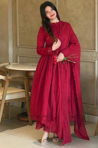 Red silk blend embroidered flared gown set