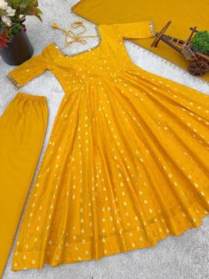 Yellow chanderi mirror flared gown set 2