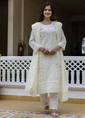 Elegant off white chikankari cotton suit set with dupatta 3