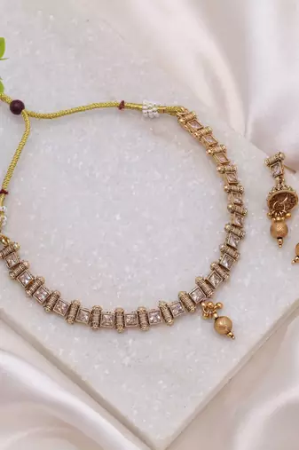 Gold color matte gold kundan necklace set