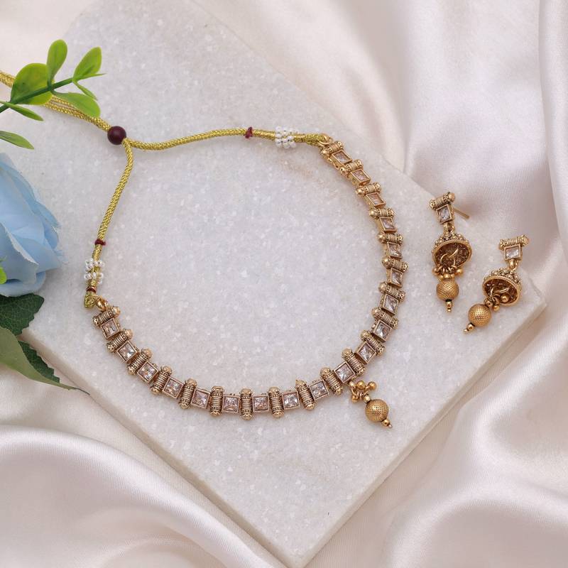 Gold color matte gold kundan necklace set