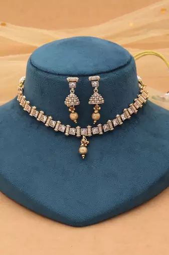 Gold color matte gold kundan necklace set
