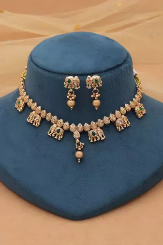 Green color matte gold kundan jewelry set