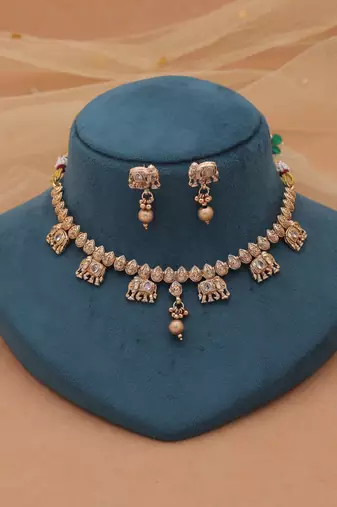 Gold color luxury matte gold kundan set