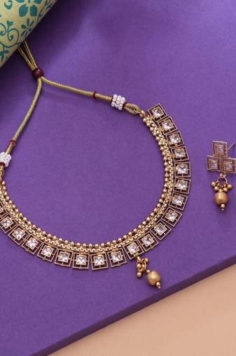 Gold color ethnic kundan necklace set