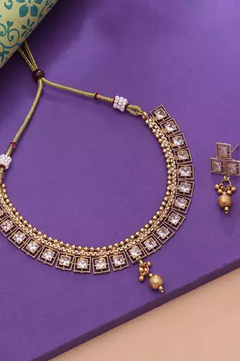 Gold color ethnic kundan necklace set