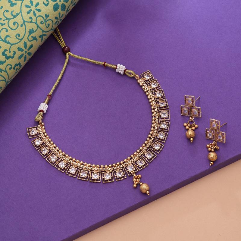 Gold color ethnic kundan necklace set