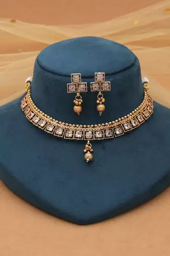 Gold color ethnic kundan necklace set