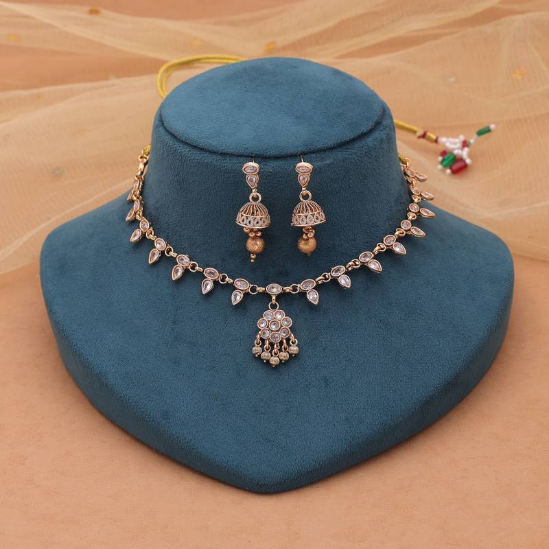 Gold color festive kundan necklace set