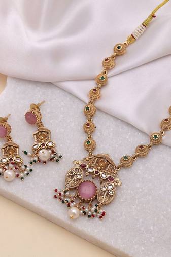Light pink color kundan necklace set