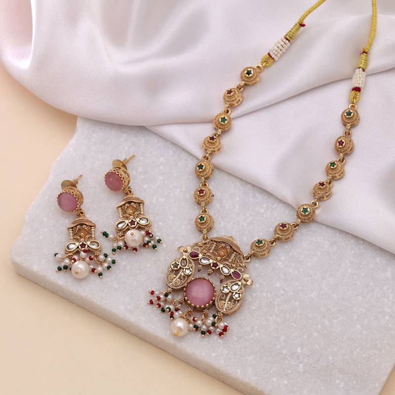 Light pink color kundan necklace set