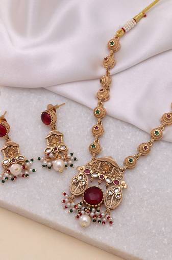 Maroon color matte gold kundan set