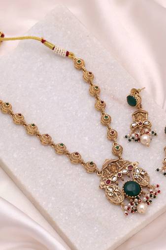 Green color traditional kundan jewelry set
