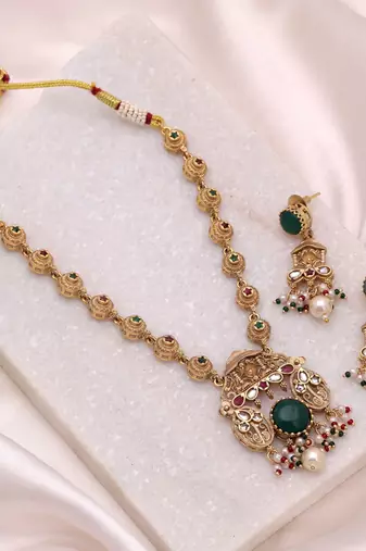 Green color traditional kundan jewelry set
