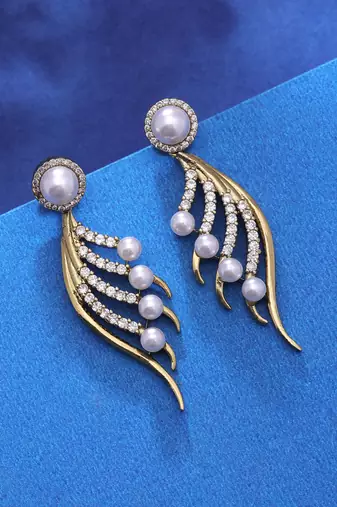 White color american diamond earrings