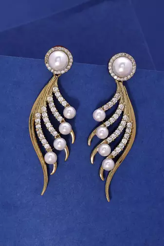 White color american diamond earrings