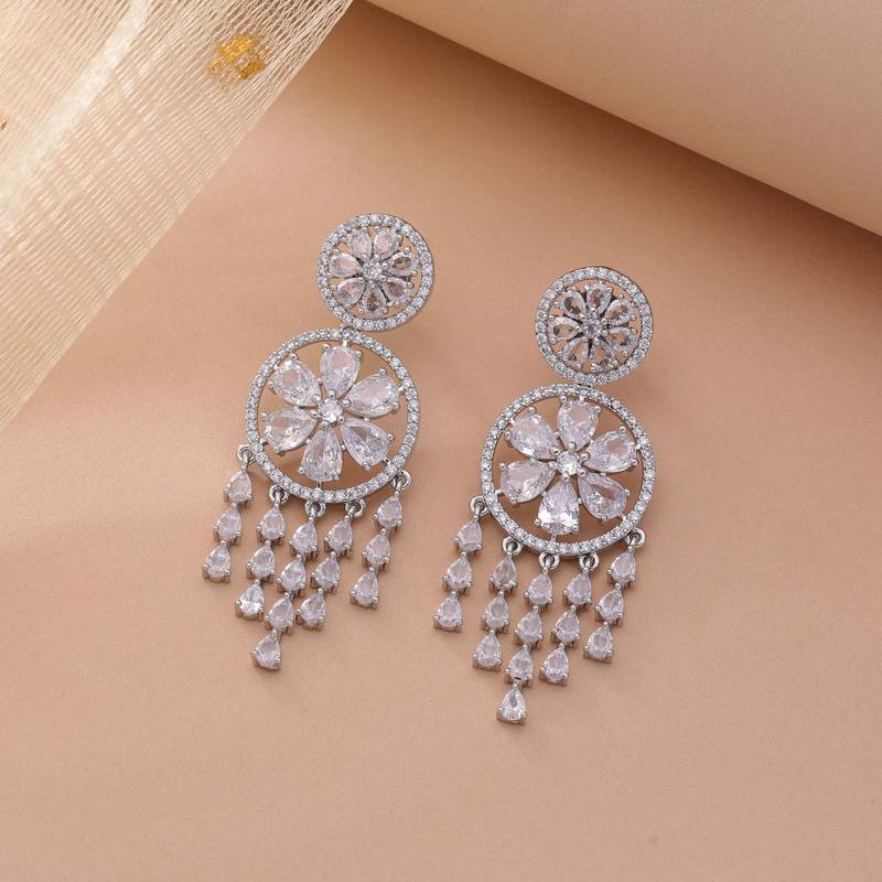 Silver color fashion diamond earrings