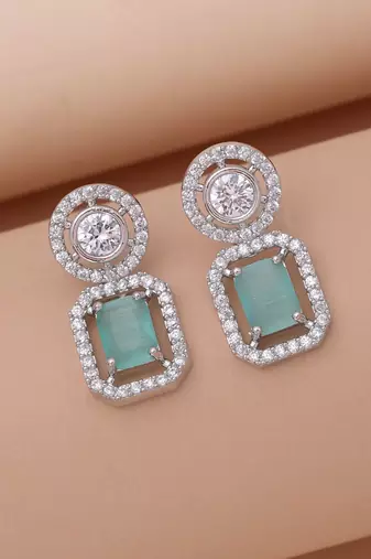 Pista green color elegant earrings