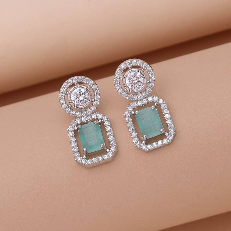Pista green color elegant earrings