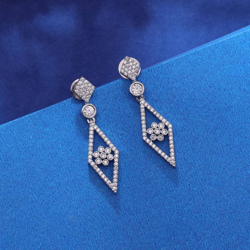 Silver color fashion diamond earrings