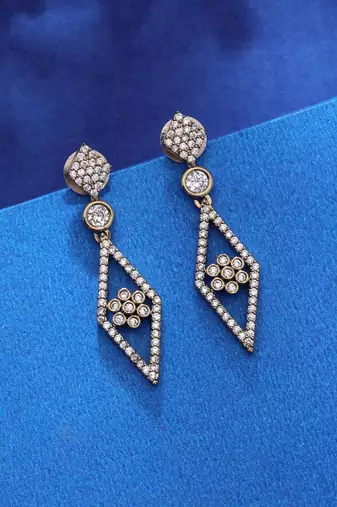 White color crystal diamond earrings