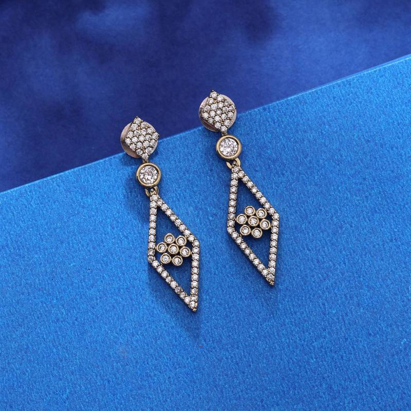 White color crystal diamond earrings