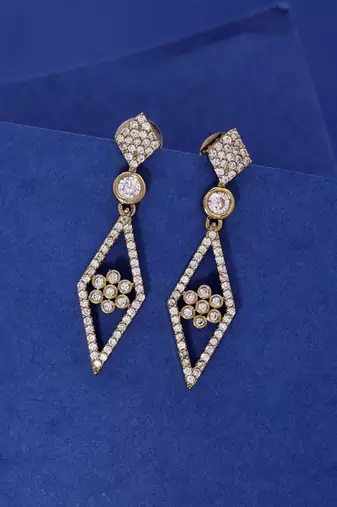 White color crystal diamond earrings