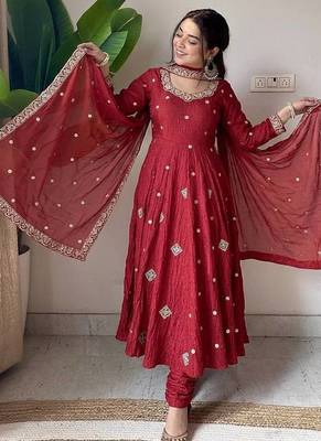  red embroidered anarkali suit with dupatta 3