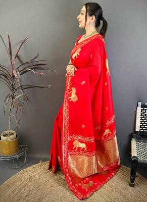 Banarasi silk blend handloom with gold zari saree with blouse 5