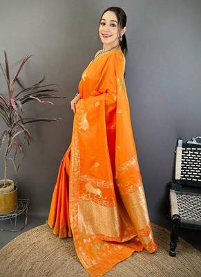 Banarasi silk blend handloom with gold zari saree with blouse 5