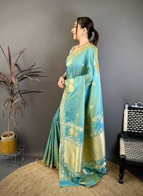 Banarasi silk blend handloom with gold zari saree with blouse 5