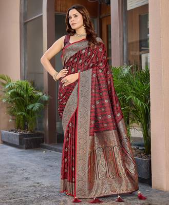 Women's premium maroon banarasi silk blend saree with heavy zari weaving and designer pallu | ethnic wedding saree 1