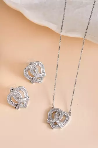 Elegant interlocked heart design with fine stone detailing