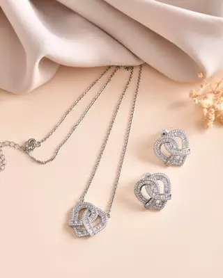 Elegant interlocked heart design with fine stone detailing 2