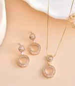 Gold plated  pendant set for  luxurious and premium look