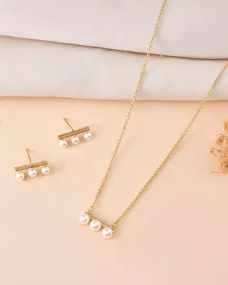 Gold pearl pendant chain, designed for women who appreciate minimal luxury 4