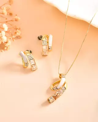Elegant gold-tone crystal curve pendant/chain set for women 2